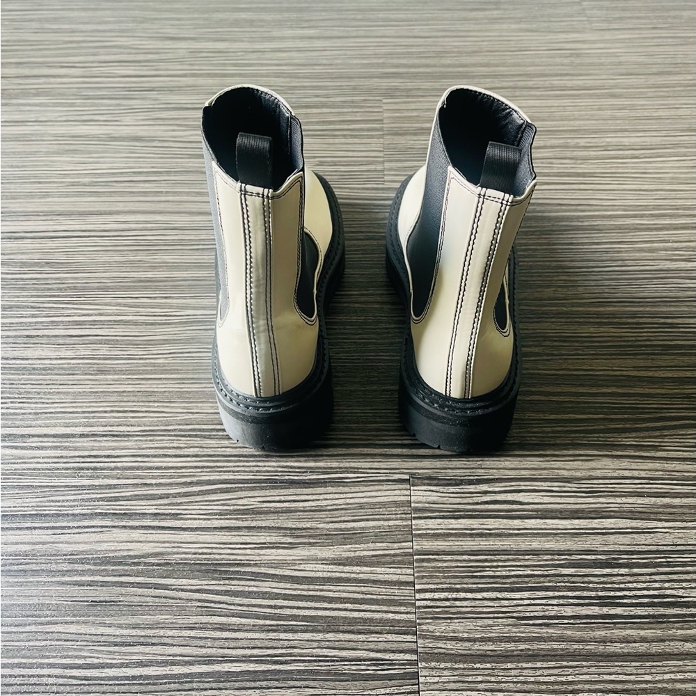 Billini Valeska Boot in Stone/Black Contrast - Picture 13 of 16
